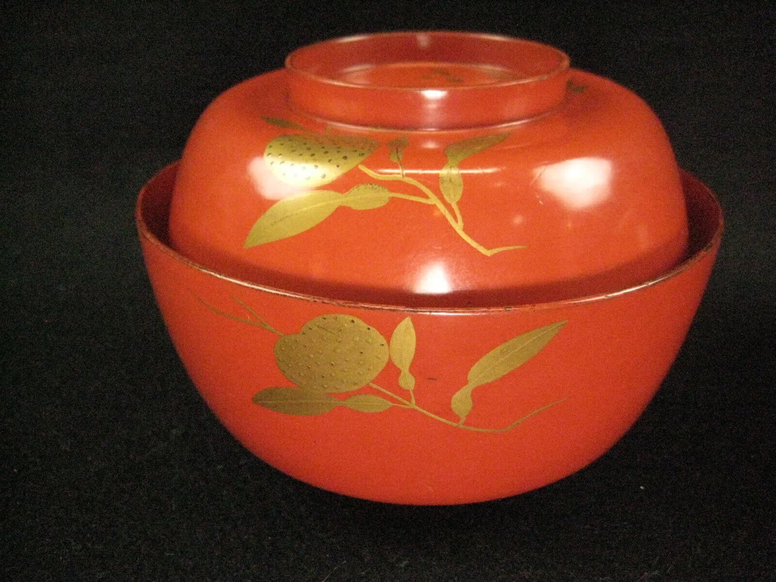 Antique Japanese Meiji Era (C1890) Pair Of Red Lacquer Bowls W/ Gold Flowers