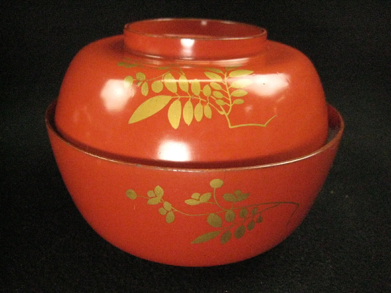 Antique Japanese Meiji Era (C1890) Pair Of Red Lacquer Bowls W/ Gold Flowers