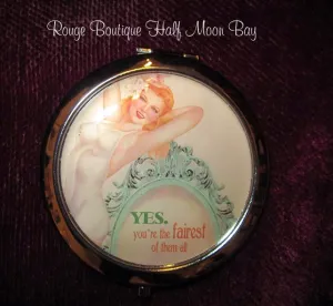 Pin-up Mirror Compact