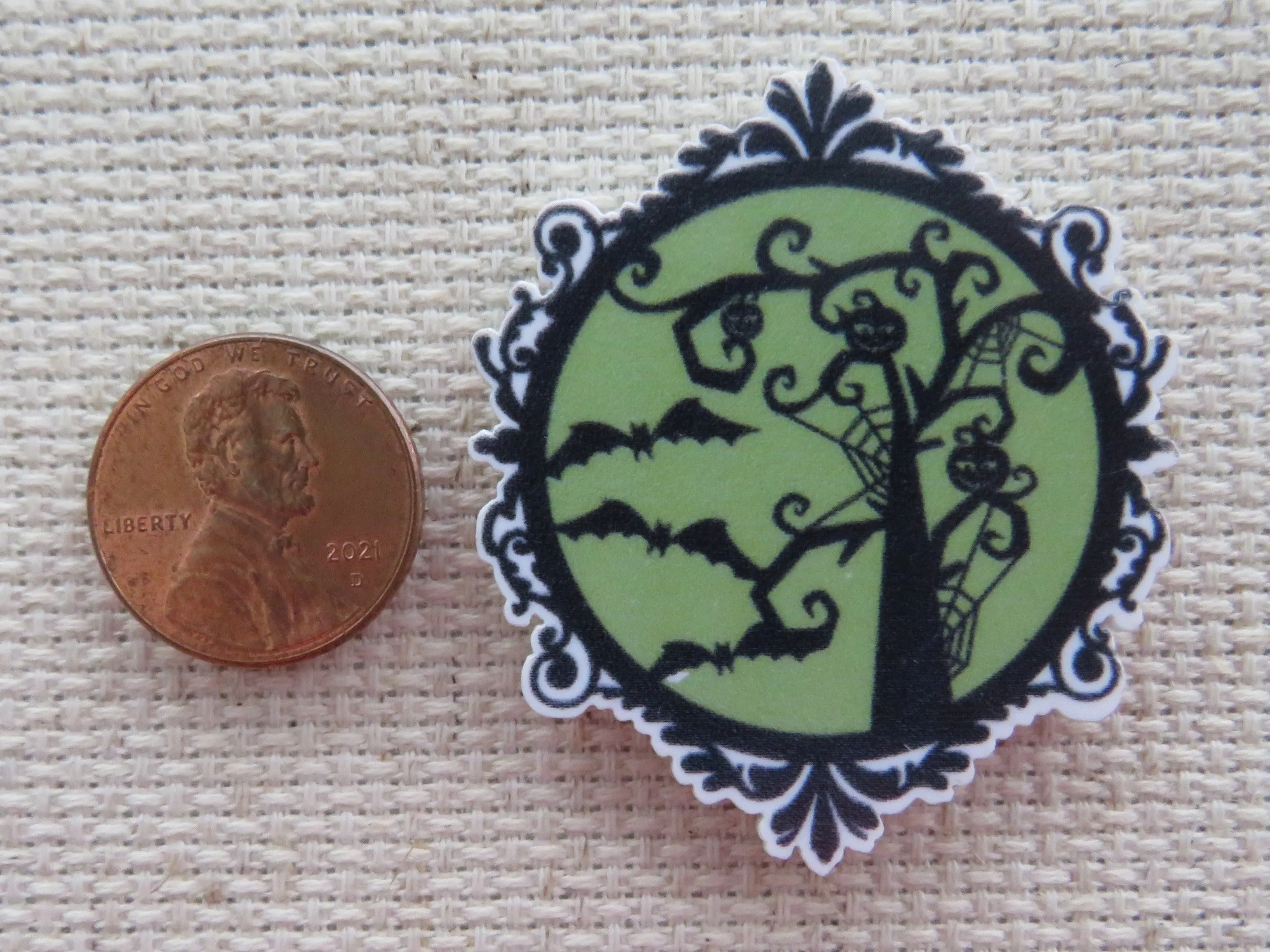 Spooky Green Halloween Scene Needle Minder, Cover Minder, Magnet